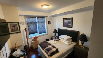 Private Room   Private Bath – Apartment in Barrhaven