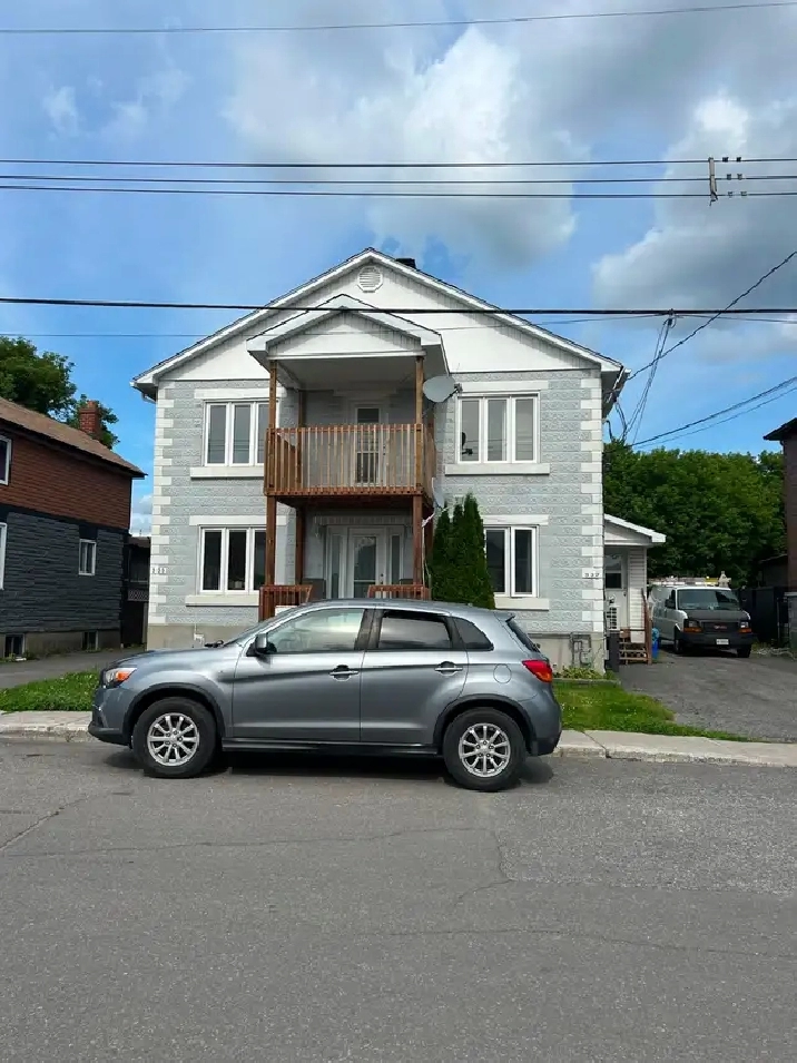 3-Bedroom Unit for Rent – 335 James St, Hawkesbury Heat Included