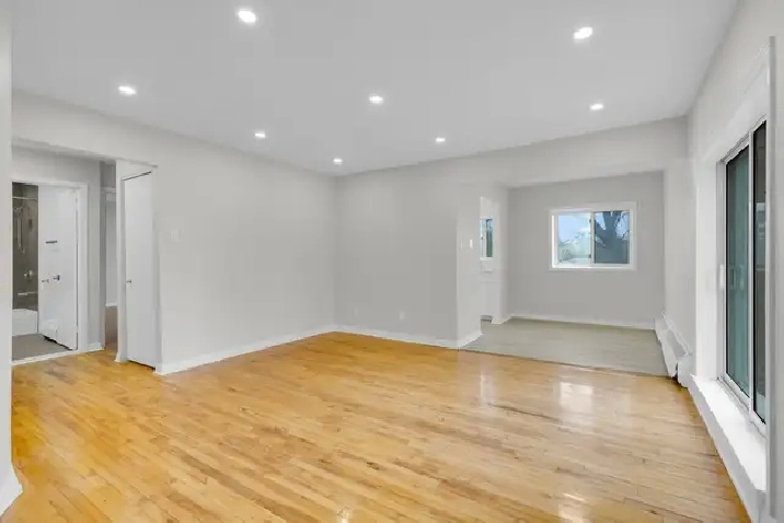 4 1/2 Laval (Chomedey)– Bord de l’eau & Rénové (40)