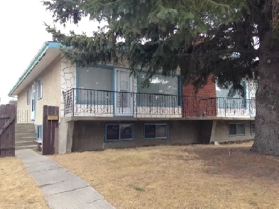 Half Duplex for Rent in Huntington NW Calgary