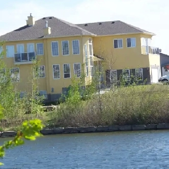 2Bedrm  LR above ground,  bright, clean, all inclusive, Lake