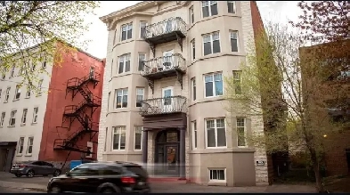 Room for rent/June 1st