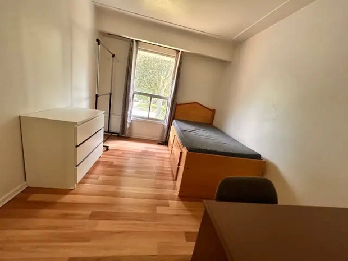 Room for rent to male students Waterloo