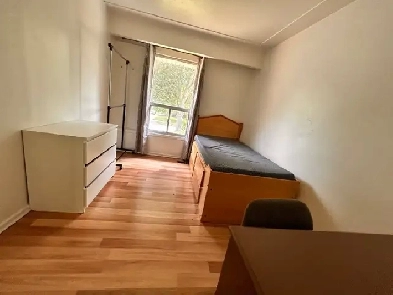 Room for rent to male students Waterloo