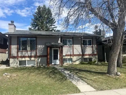 Beddington - Main Floor 3BR 1.5Bath
