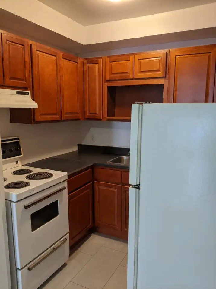 BEAU 4 ½ /Juillet/COTE-DES-NEIGES/PRÈS POLY, UDEM, 1ER JUILLET