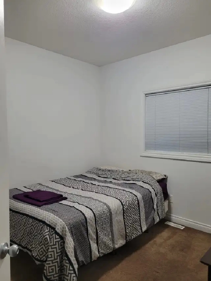 FURNISHED ROOM FOR RENT 600/MONTH. Male Commuters ONLY.