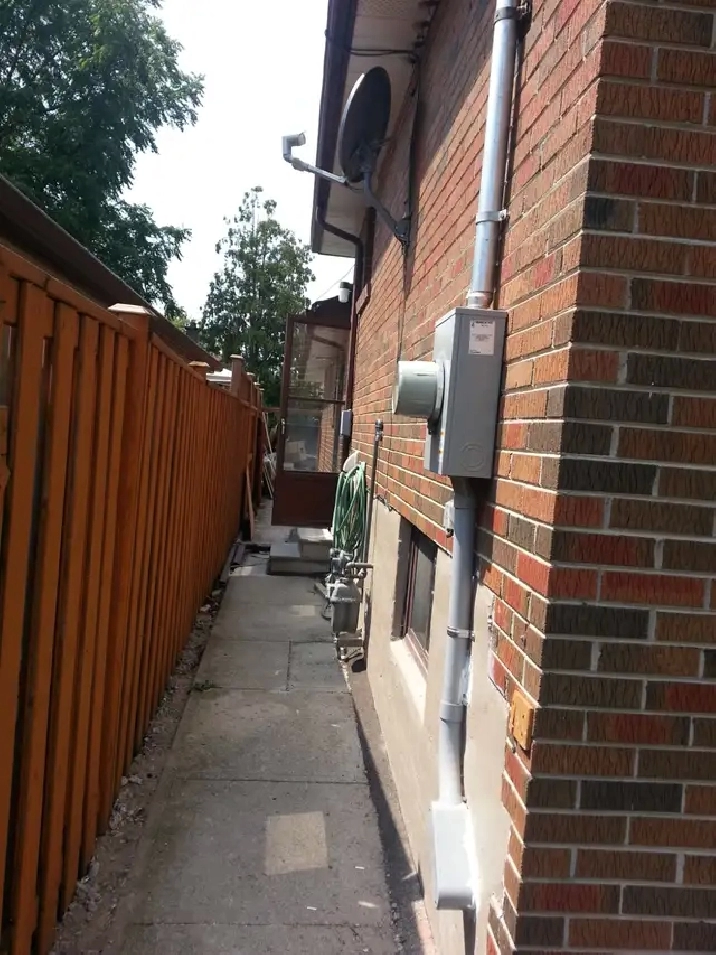 Large Furnished basement room available on June 1st
