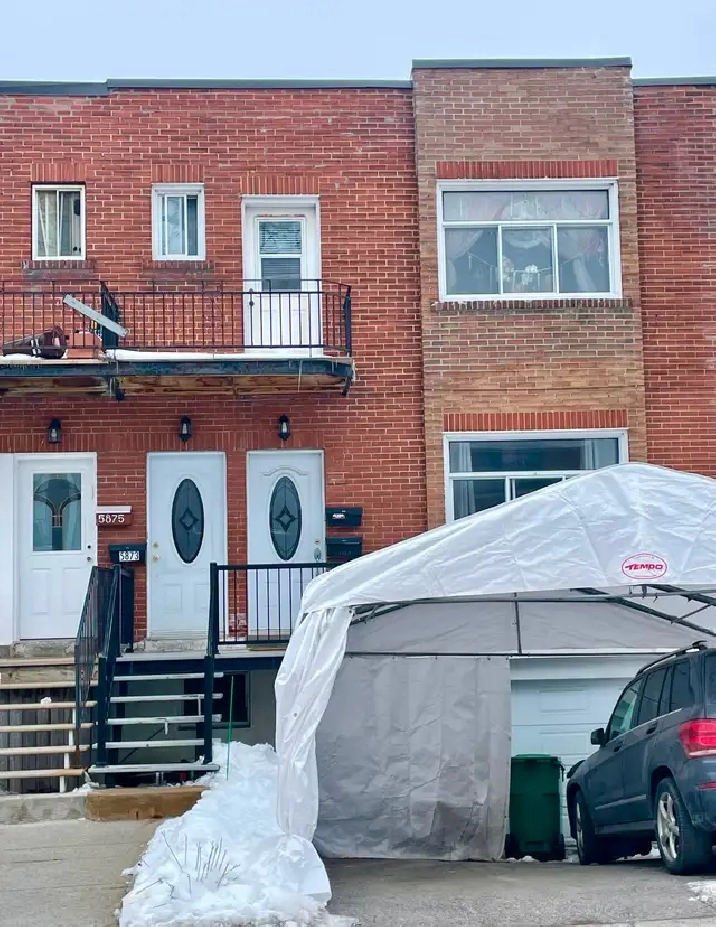 4-bedroom apartment near Plamondon Metro available on Jul 1