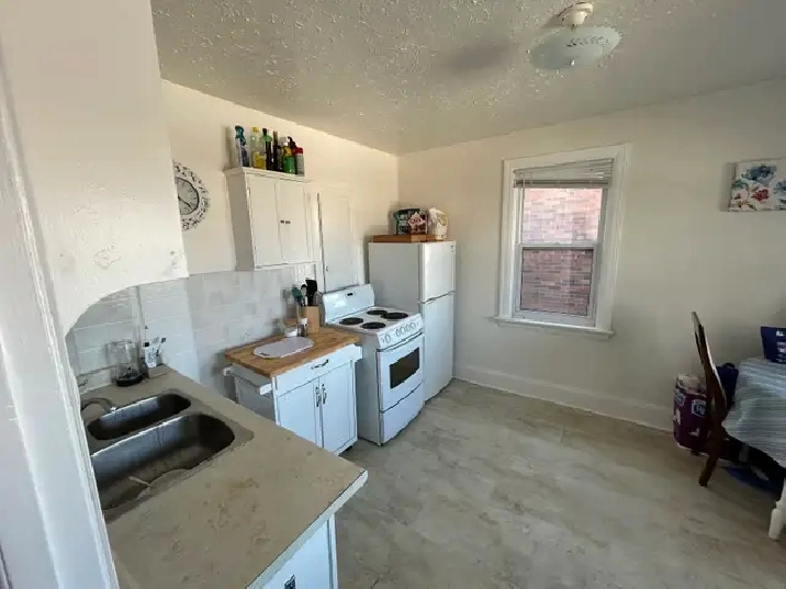 Bright, Clean, Stylish Fully Furnished Bachelor Unit for Rent