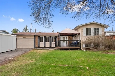 Carpet-free spacious 3 bdrm split-level in quiet neighbourhood