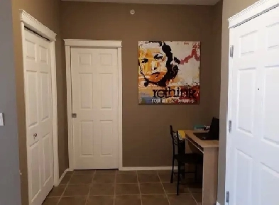 Spacious 1bd plus den Top Floor Unit. All Utilities