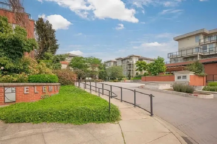 Walk to Everything | Bright 3BR/2BA in the Heart of Langley