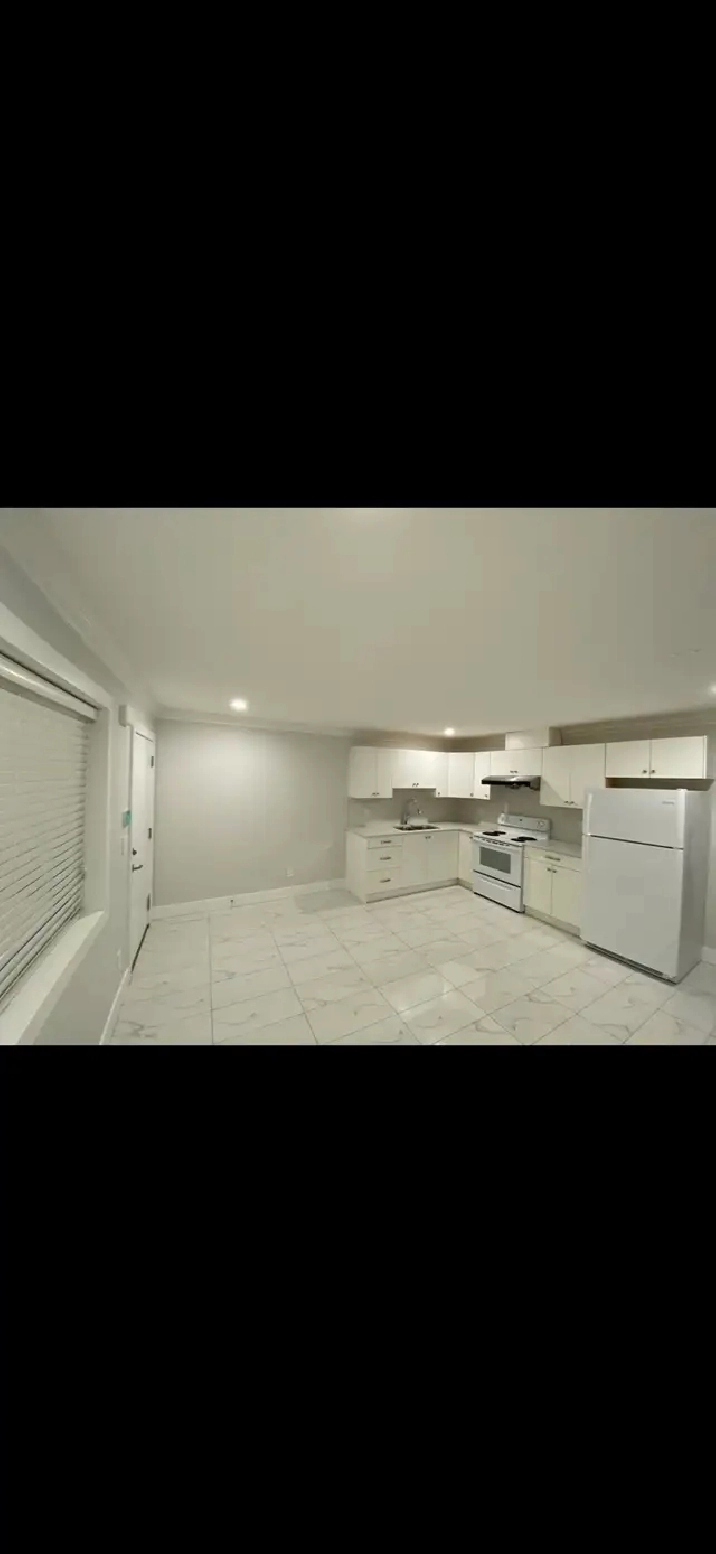 2 bedroom basement for rent in surrey