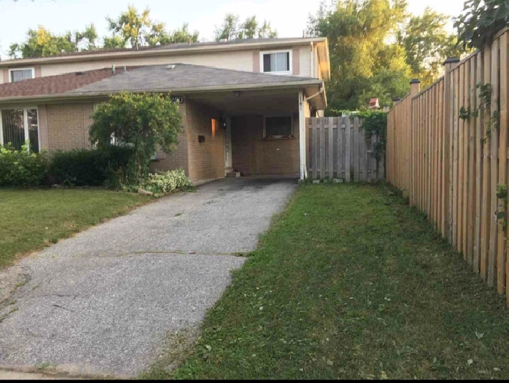 SEMI-DETACHED HOUSE FOR SALE (FULLY TENANTED)