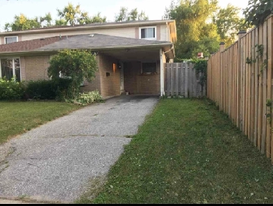 SEMI-DETACHED HOUSE FOR SALE (FULLY TENANTED)