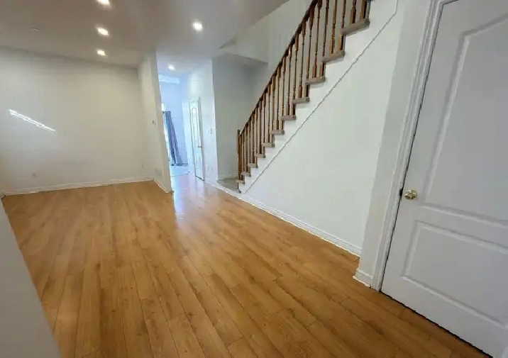 3 Bedroom House For Lease at Bovaid drive E and Highway 410