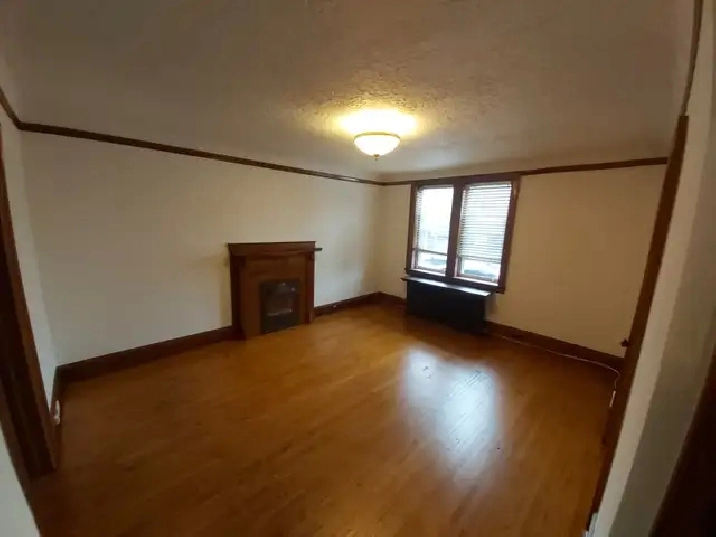 1 bedroom plus Apartment in Bloor West Village - $ 1,795