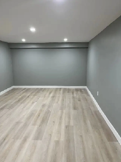 Legal 2-BR Walkup Suite in Cedarbrae Private Entrance