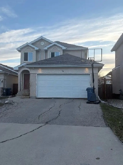 Island Lakes Family Home | Available Aug 1 | $2,599   Utilitie