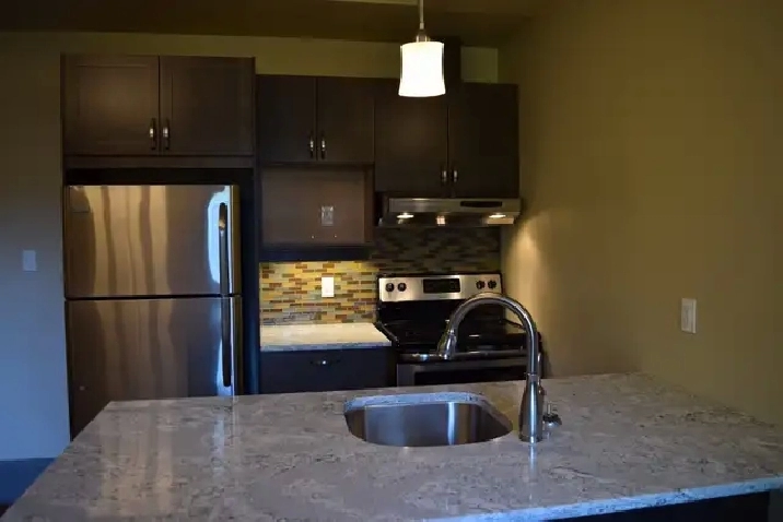 Heritage Gravenhurst 2 Bedroom unit!