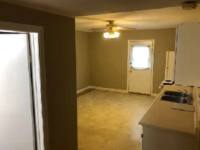 1 Bedroom Apartment in Friendly Old South.