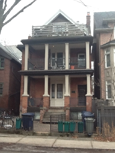 1-BEDROOM APARTMENT DOWNTOWN TORONTO FOR RENT W/ BALCONY