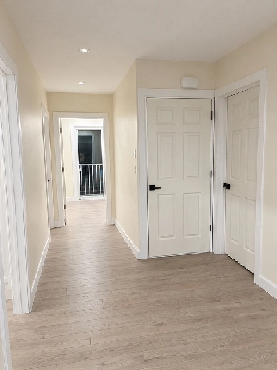 Renovated 5½ – Ville St-Laurent – July 1st - Upper Duplex