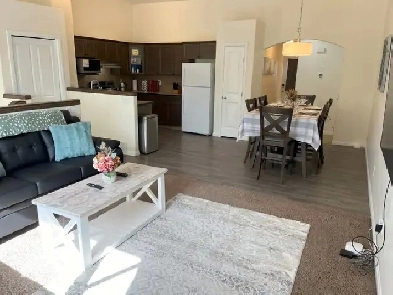❤ 4BR Crew House: Park Views, King Bed, Modern, All-Inclusive