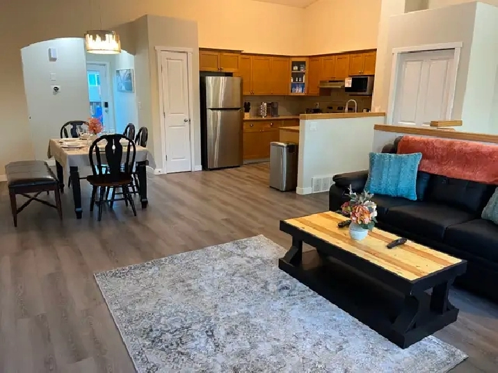 ❤ 4BR Crew House: Park Views, King Bed, Modern, All-Inclusive
