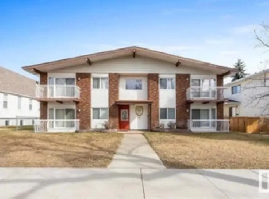 SPACIOUS AND COZY LARGE 3 BDRM IN THE HEART OF BONNIE DOON