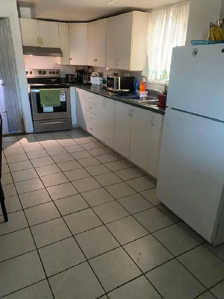 2 bedroom basement available
