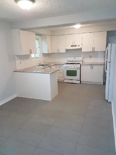 3 BEDROOM 1 BATH - UPPER LEVEL - ALL INCLUSIVE
