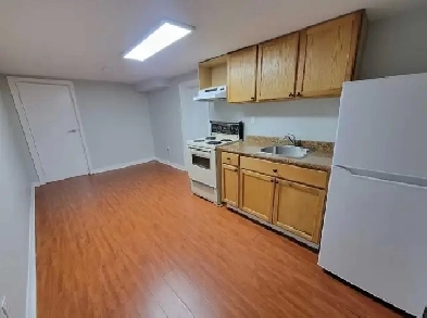 CLEAN   BRIGHT 1 BEDROOM APT FOR ONE, NEAR TRANSIT UTILITIES INC