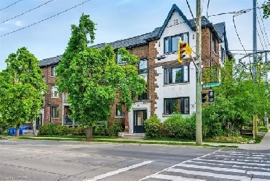2Bed, 1Bath w/balcony & AC, 750sqft in Trendy Locke St Area