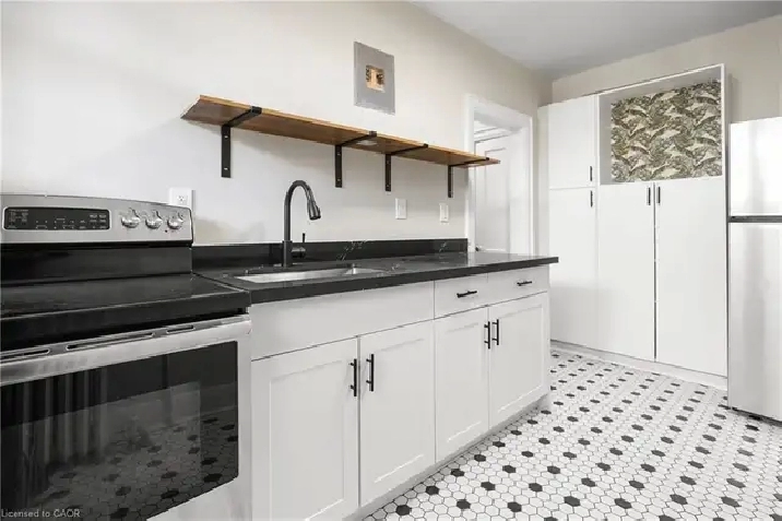 Photo 9