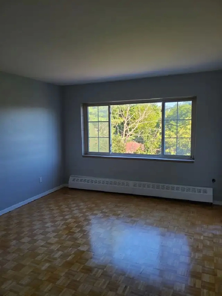 BEAUTIFUL RENOV. 2 BDR APT. - HEAT INCL. -  IMMED. OR JUNE 1