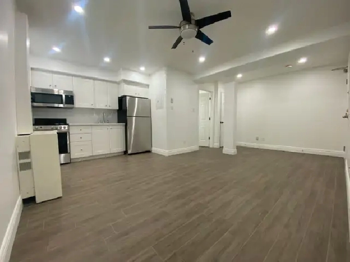 Very nice bachelor unit- Available July 1st 2026!