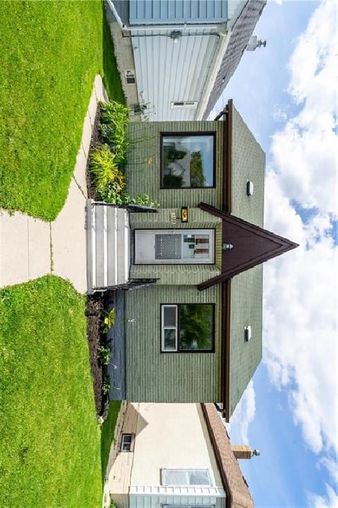CUTE 2 BEDROOMS WEST END HOUSE FOR RENT JULY OR AUG