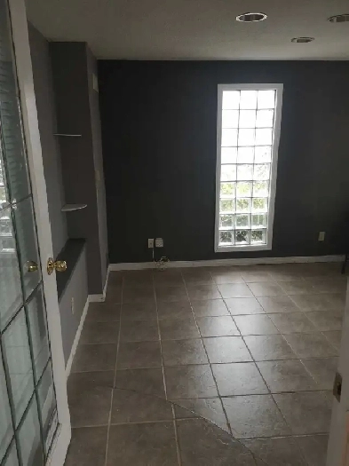 Office in North end Niagara Falls