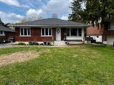 FOR RENT - 3 Bed, 1 Bath House - Aug 1st (Alta Vista/Riverview)