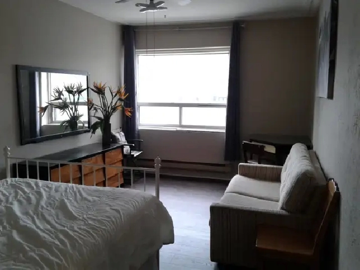 CHAMBRE PRIVEE /ROOM TO RENT,MEUBLÉ TOUS INCLUS,METRO PLAMONDON