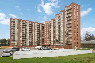 Spacious 2 1 Bedroom Condo for Sale in Scarborough Rouge