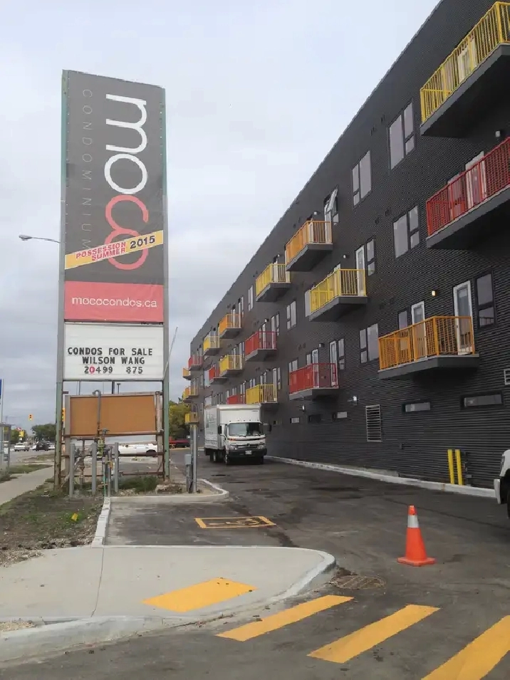 WALK TO U OF M!  One Bed/One Bath AVAILABLE IMMEDIATELY!