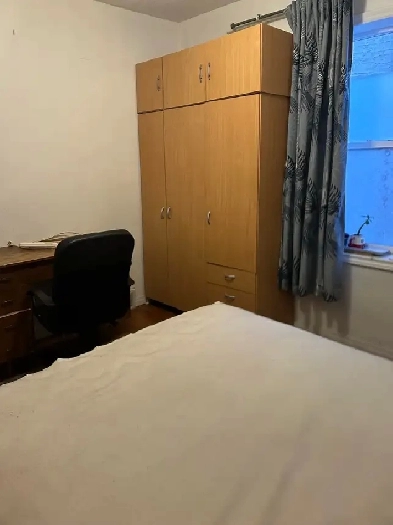 A room nearby U of W , RRC and Medical School of UM