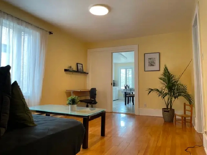 furnished 3 Bedroom -metro cote vertu-family of 6 or 3 students