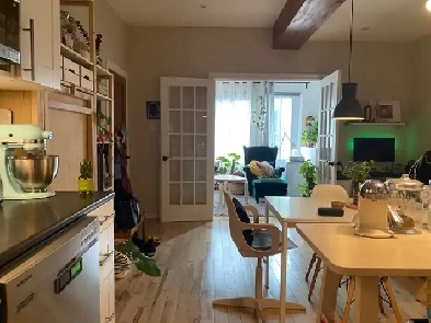 Beau logement sur 2 étages  rénové a Rosemont