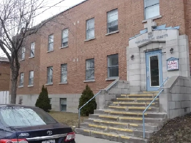 Ahuntsic-Est, 3½, 1 ch fermée,demi-s-sol, 3 fenêtres,moderne