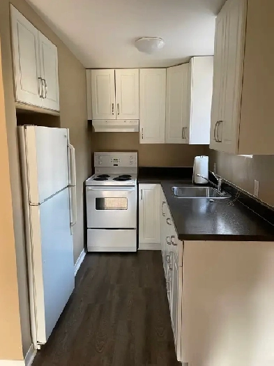 Queen's Students – 3 Bedroom Apt – Available September 1