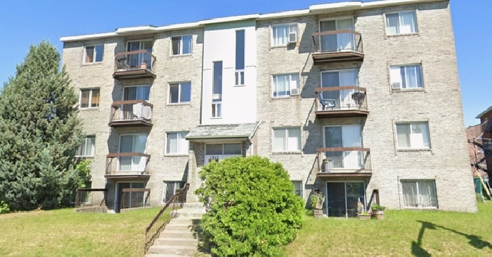 Laval-Des-Rapides, Grand 4 1/2 a louer